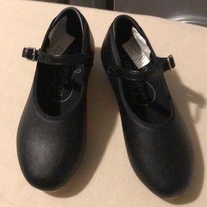 Buckle kids tap shoes NWOB
